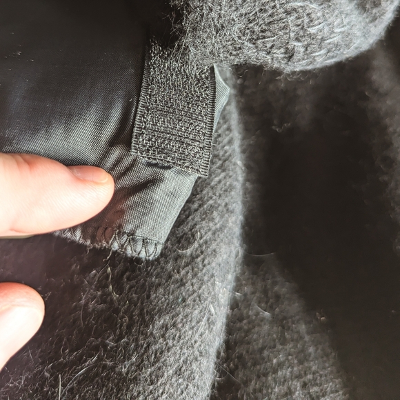 📼Vintage 80s Jane Ashley Black Lamb Wool & Angora Sequined Sweater - Small - Picture 5 of 14